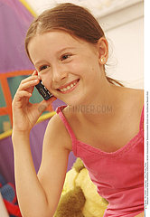 TELEPHONE ENFANT!!CHILD TELEPHONING