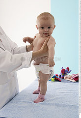 CONSULTATION HOPITAL NOURRISSON!!INFANT AT HOSPITAL CONSULTATION