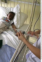 MALADE HOPITAL ENFANT INFIRMIERE!!CHILD HOSPITAL PATIENT W. NURSE