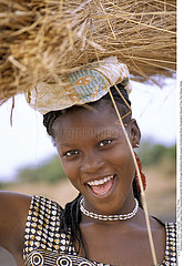AFRIQUE FEMME!!AN AFRICAN WOMAN