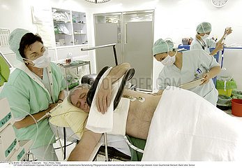 CHIRURGIE SOUS HYPNOSE!!SURGERY  HYPNOSIS