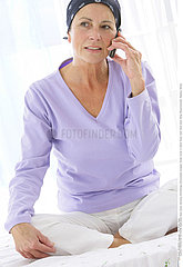 TELEPHONE 3EME AGE!!ELDERLY PERSON ON THE PHONE
