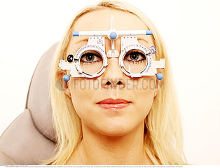 OPHTALMOLOGIE FEMME!OPHTHALMOLOGY  WOMAN
