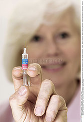 INJECTION 3EME AGE!INJECTION  ELDERLY PERSON