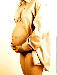 FEMME ENCEINTE INTERIEUR!!PREGNANT WOMAN INDOORS