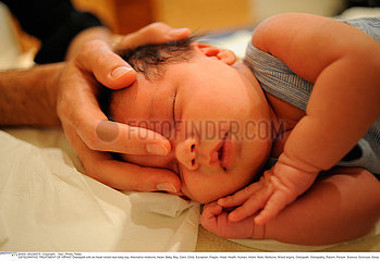 OSTEOPATHIE NOURRISSON OSTEOPATHIC TREATMENT OF INFANT
