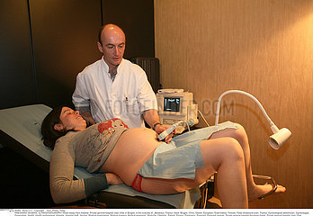 ECHOGRAPHIE FEMME!!SONOGRAPHY OF A WOMAN