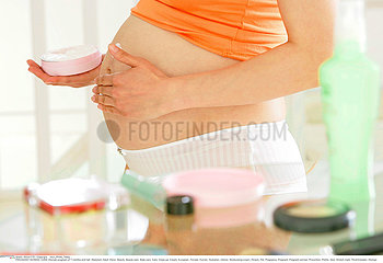 FEMME ENCEINTE SOINS!PREGNANT WOMAN  CARE