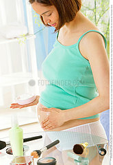 FEMME ENCEINTE SOINS!PREGNANT WOMAN  CARE
