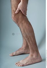 DOULEUR JAMBE HOMME!LEG PAIN IN A MAN