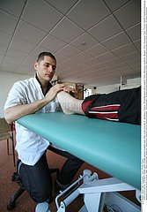KINESITHERAPIE HOMME!!MAN IN PHYSICAL THERAPY