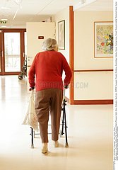 DEAMBULATEUR 3EME AGE!WALKER FOR ELDERLY PERSON