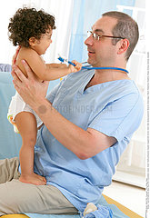 CONSULTATION HOPITAL ENFANT!CHILD AT HOSPITAL CONSULTATION