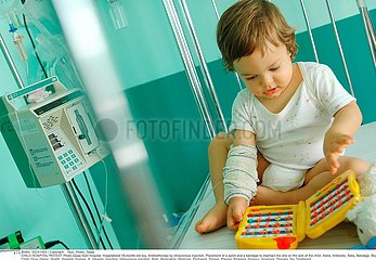 MALADE HOPITAL ENFANT!CHILD HOSPITAL PATIENT