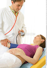 TENSION ARTERIELLE FEMME ENCEIN.!BLOOD PRESSURE  PREGNANT WOMAN