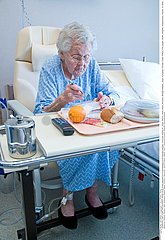 HOPITAL ALIMENTATION 3EME AGE!HOSPITAL DIET FOR THE ELDERLY