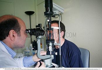 OPHTALMOLOGIE HOMME!OPHTHALMOLOGY  MAN