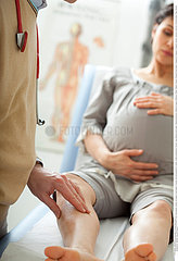 CONSULTATION FEMME ENCEINTE!PREGNANT WOMAN IN CONSULTATION