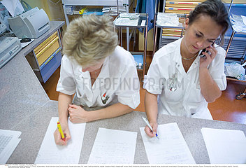 AIDE SOIGNANTE DOSSIER!NURSE'S AIDE WITH MEDICAL RECORD