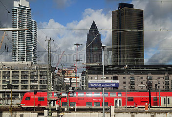 Frankfurt am Main  Deutschland  Regionalexpress der Deutschen Bahn im Hauptbahnhof