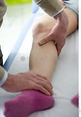 LEG  SYMPTOMATOLOGY IN A WOMAN