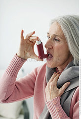 ASTHMA TREATMENT  ELDERLY PERSON