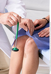 LEG  SYMPTOMATOLOGY IN A WOMAN