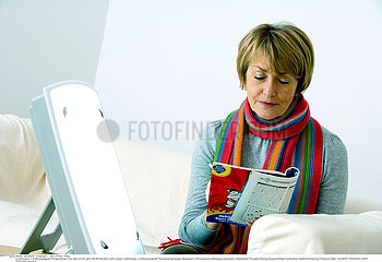 ELDERLY PERSON LIGHT THERAPY