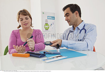 WOMAN CONSULTING FOR DIABETES