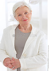 PORTRAIT OF +65 YR-OLD WOMAN