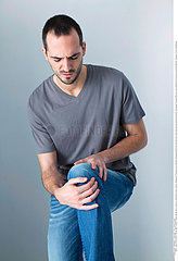 MAN WITH KNEE PAIN