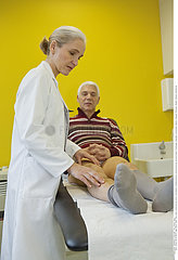 LEG  SYMPTOMATOLOGY IN ELDERLY.P