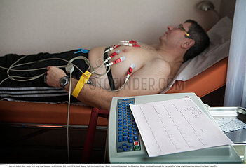 Reportage_145 Herz-Rehazentrum / ECG OF A MAN