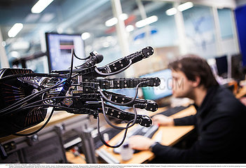 Reportage_153 Roboterforschung / ROBOTICS RESEARCH