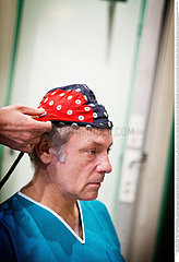 serie Serie Reportage_110 Magnetenzephalographie MEG & EEG