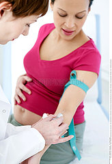 BLOOD SPECIMEN  PREGNANT WOMAN