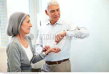 TAKING AN ELDERLY PERSON'S PULSE