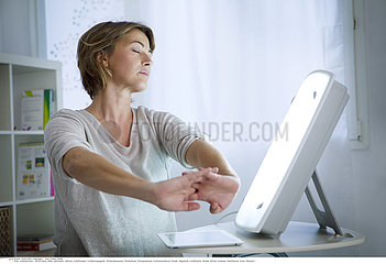 WOMAN LIGHT THERAPY