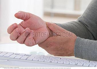 ELDERLY PERSON WITH PAINFUL WRIST