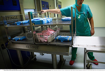 Reportage 227 Sterilisation medizinischer Instrumente / STERILIZATION OF MEDICAL EQUIPMENT Reportage