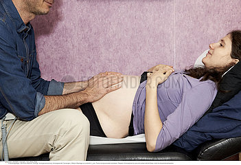 PREGNANT WOMAN IN CONSULTATION