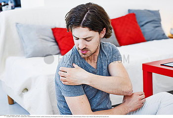 MAN WITH SHOULDER PAIN