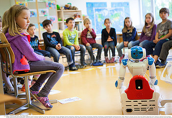 Reportage_204 NAO Schul-Roboter /NAO ROBOT