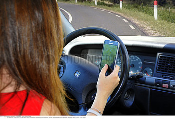 DRIVER WITH PHONE