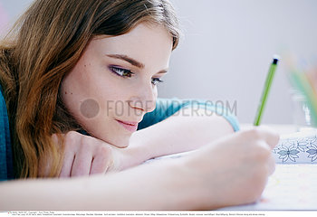 WOMAN COLORING