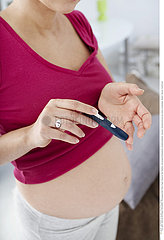 TEST FOR DIABETES PREGNANT WOMAN