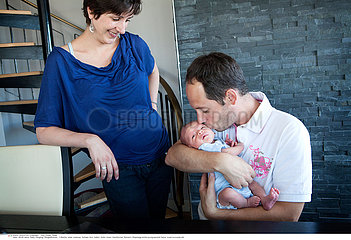 Reportage_175 Schwangerschaft Geburt  Entbindung / FAMILY INDOORS