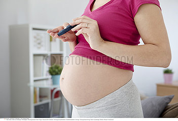 TEST FOR DIABETES PREGNANT WOMAN