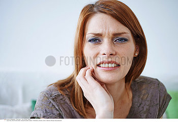 WOMAN WITH TOOTHACHE
