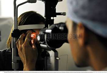 Augenlaser-Operation Fehlsichtigkeit / EYE LASER SURGERY